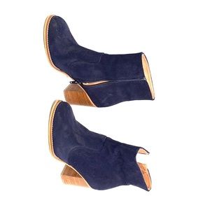 House of Harlow 1960 size 8 purple suede boots